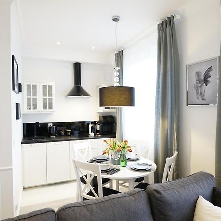 Small Residence - Apartamenty Sienkiewicza キェルツェ エクステリア 写真