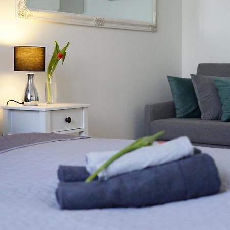 Small Residence - Apartamenty Sienkiewicza キェルツェ エクステリア 写真