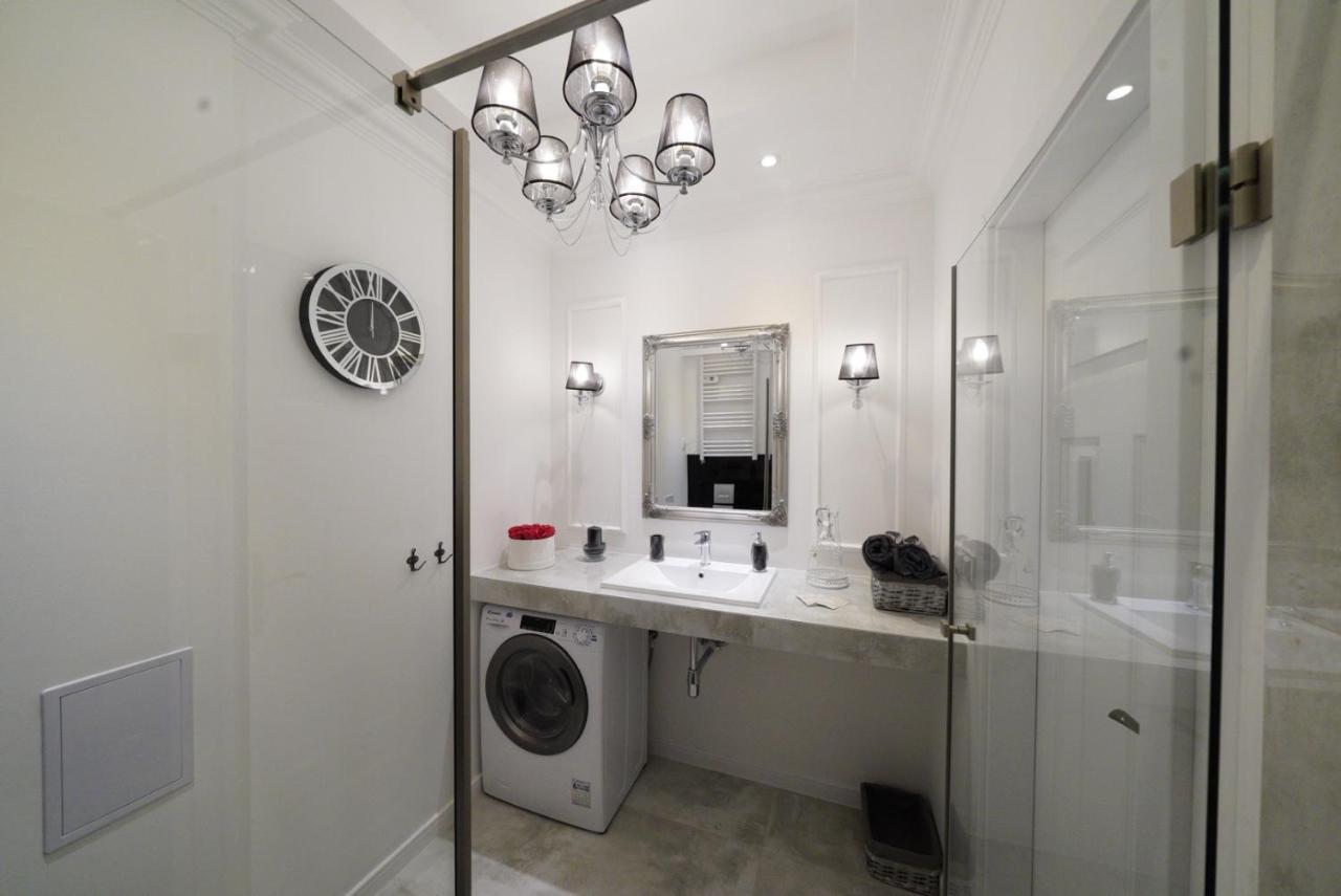 Small Residence - Apartamenty Sienkiewicza キェルツェ エクステリア 写真